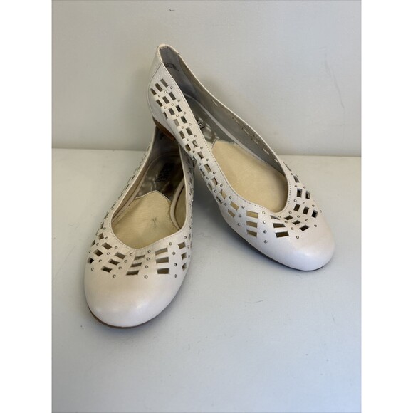 MICHAEL KORS Studded Beige Leather Ballet Flats Sz 8 M Cut Outs - Picture 1 of 11